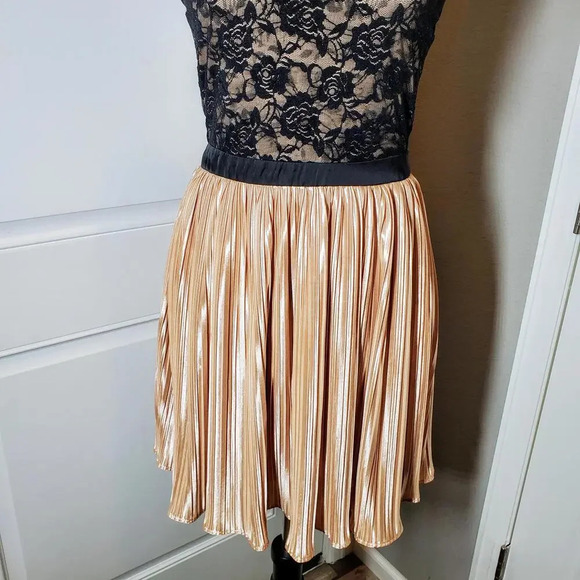 Rewind Lacey Sleeveless Pleated Skirt Party Dress Juniors Size Medium - Picture 12 of 12